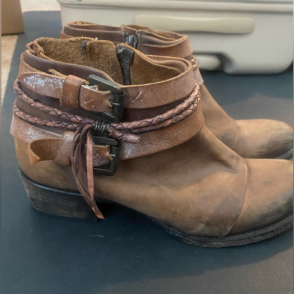 Freebird by Steve Madden Booties